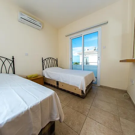 Holiday Kennedy Ave 200/15 Paralimni