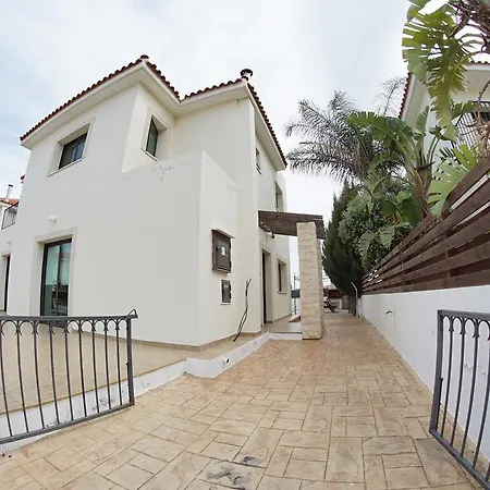Holiday Kennedy Ave 200/15 Tatil Evi